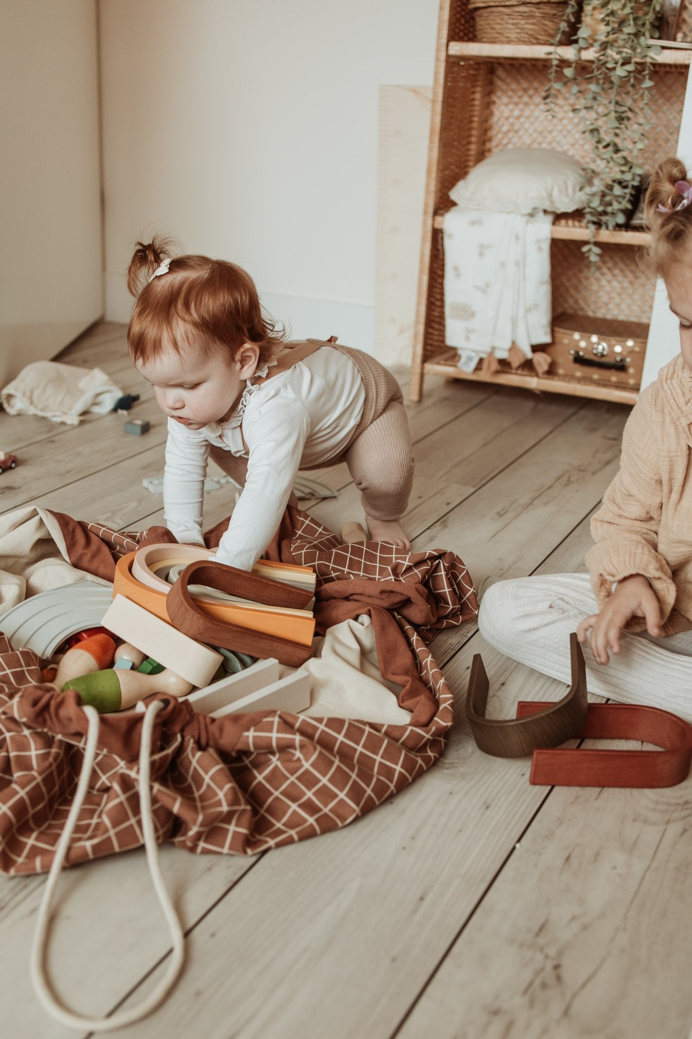 Økologisk legetæppe: organic grid brown