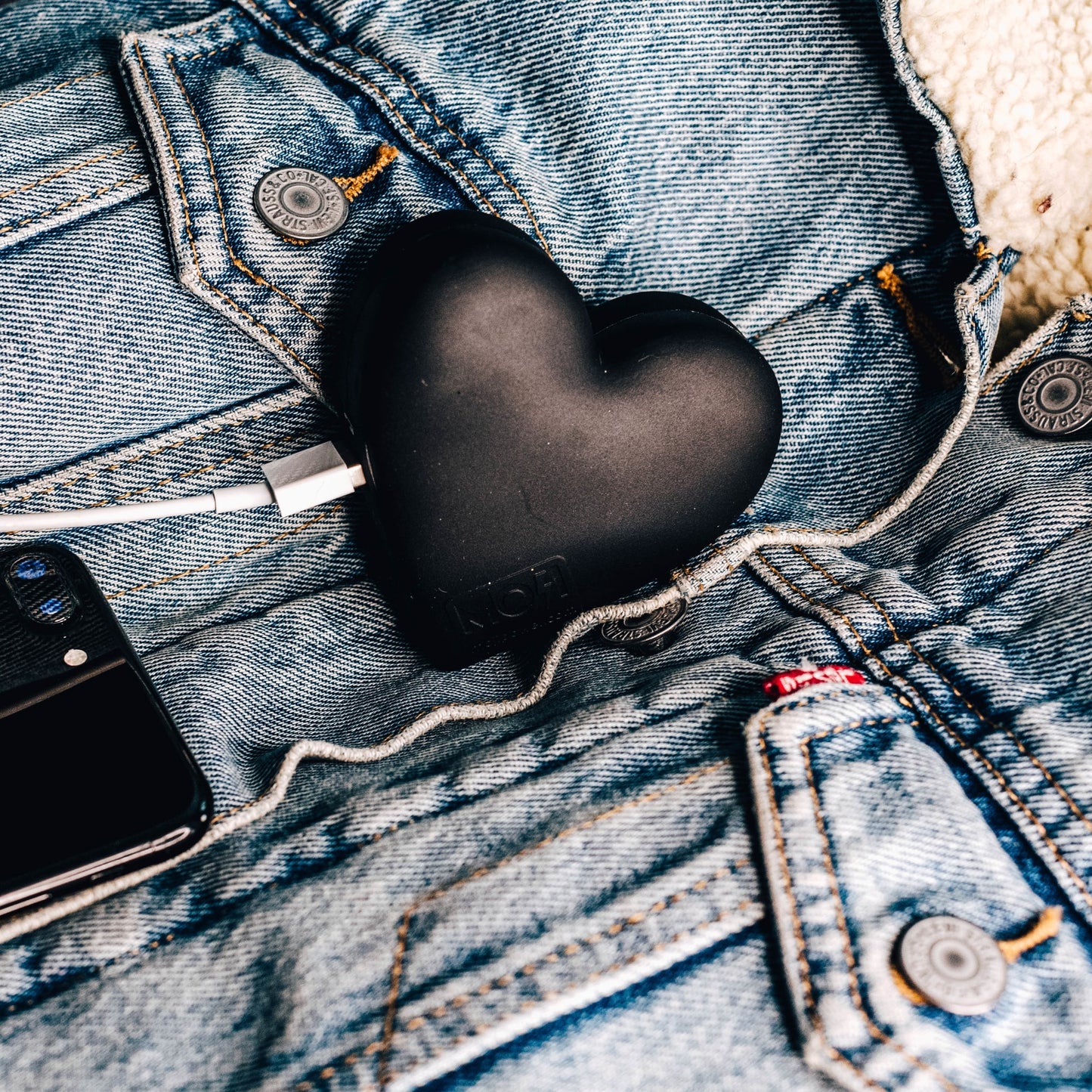 Power bank BLACK HEART / Sort hjerte